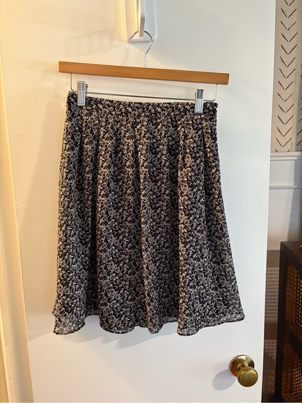 H&M | Elastic waist + Side Zip Floral Skirt
